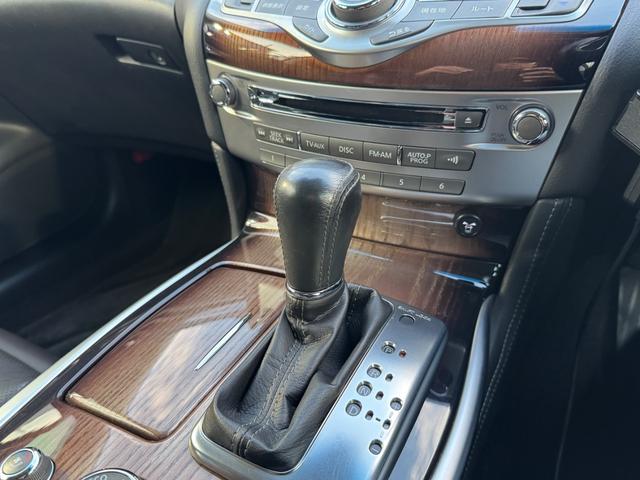 フーガ ３７０ＶＩＰ　エアフォースエアサス　エアサス公認済み　本革　ＴＶ　Ｂカメラ　ＥＴＣ　パワーシート　シートヒーター（35枚目）