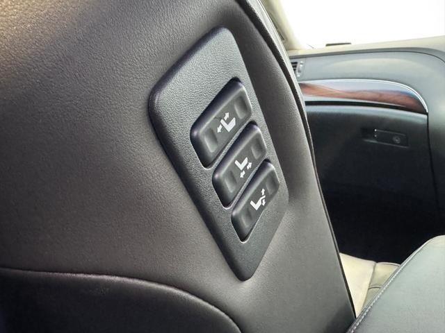 フーガ ３７０ＶＩＰ　エアフォースエアサス　エアサス公認済み　本革　ＴＶ　Ｂカメラ　ＥＴＣ　パワーシート　シートヒーター（42枚目）