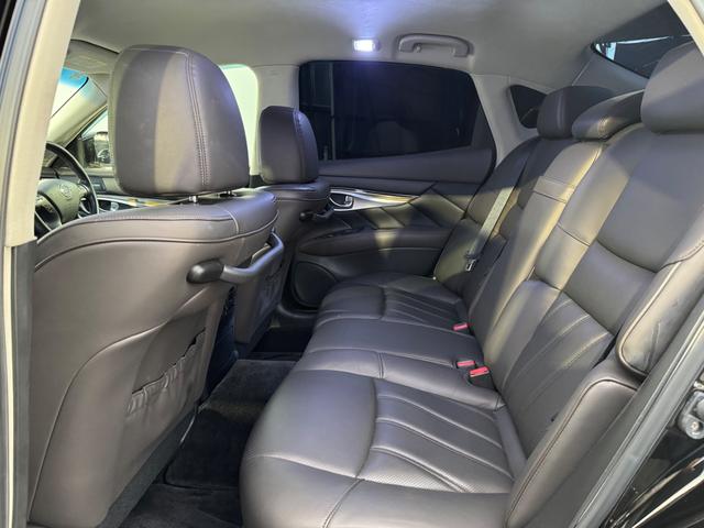 フーガ ３７０ＶＩＰ　エアフォースエアサス　エアサス公認済み　本革　ＴＶ　Ｂカメラ　ＥＴＣ　パワーシート　シートヒーター（45枚目）