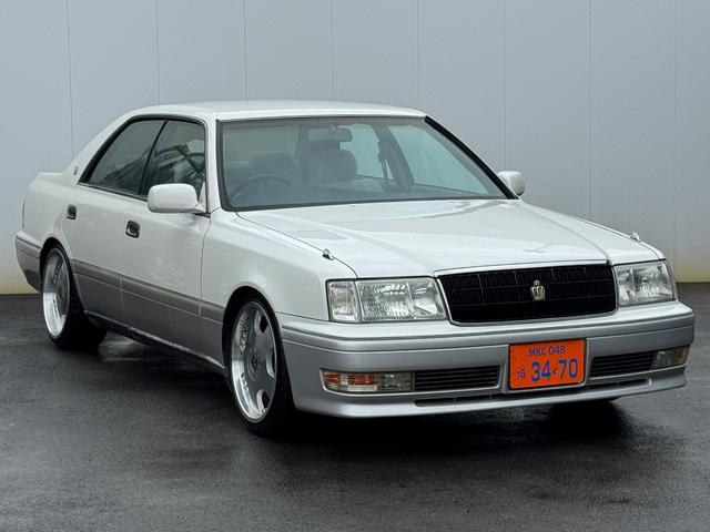 クラウン ロイヤルツーリング　ハイペリオン１８インチアルミ　ローダウン　パワーシート　キーレス（9枚目）