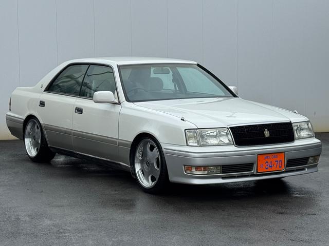 クラウン ロイヤルツーリング　ハイペリオン１８インチアルミ　ローダウン　パワーシート　キーレス（10枚目）