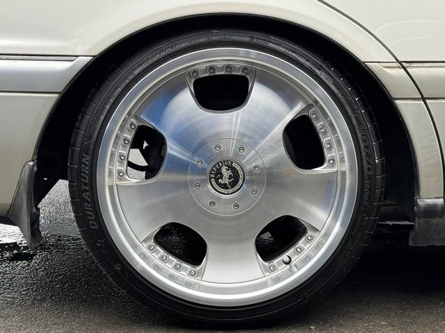 クラウン ロイヤルツーリング　ハイペリオン１８インチアルミ　ローダウン　パワーシート　キーレス（20枚目）