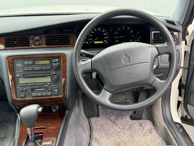 クラウン ロイヤルツーリング　ハイペリオン１８インチアルミ　ローダウン　パワーシート　キーレス（23枚目）