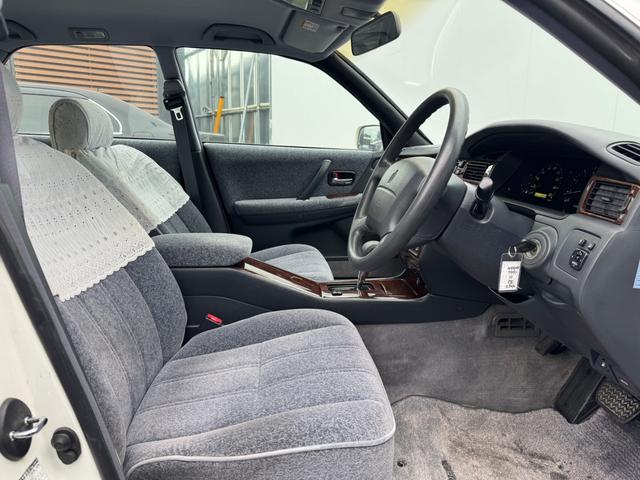 クラウン ロイヤルツーリング　ハイペリオン１８インチアルミ　ローダウン　パワーシート　キーレス（25枚目）