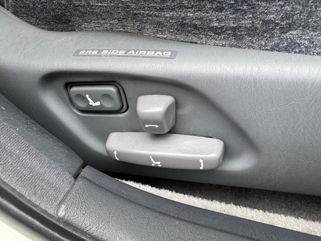 クラウン ロイヤルツーリング　ハイペリオン１８インチアルミ　ローダウン　パワーシート　キーレス（26枚目）