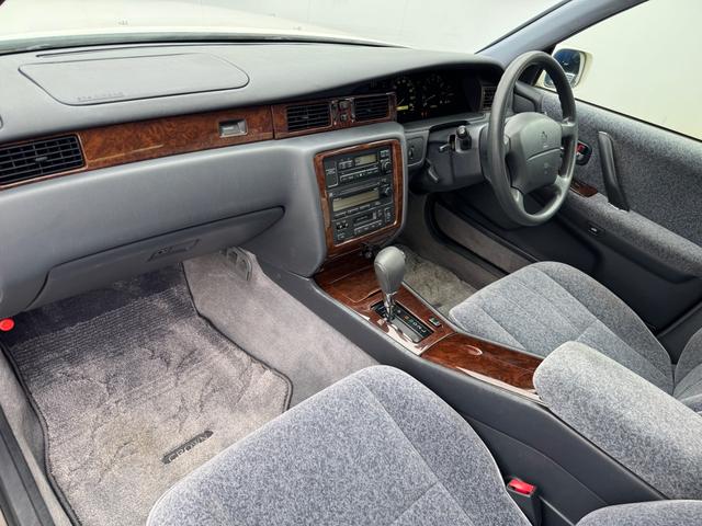 クラウン ロイヤルツーリング　ハイペリオン１８インチアルミ　ローダウン　パワーシート　キーレス（33枚目）