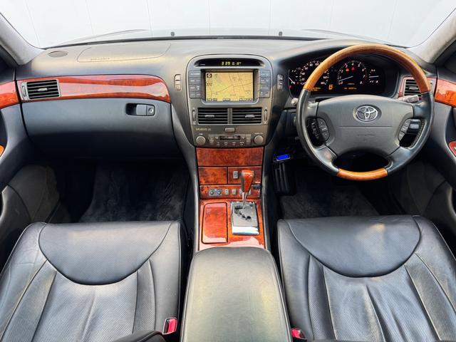 セルシオ Ｃ仕様　インテリアセレクション　本革　サンルーフ　エアロ　サスコン　１９インチアルミ　Ｂカメラ　ＥＴＣ（2枚目）