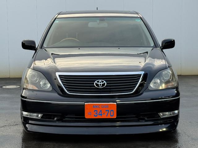 セルシオ Ｃ仕様　インテリアセレクション　本革　サンルーフ　エアロ　サスコン　１９インチアルミ　Ｂカメラ　ＥＴＣ（9枚目）