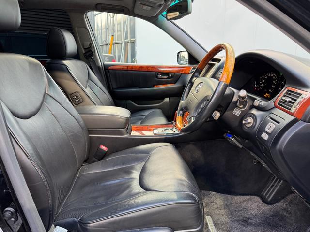 セルシオ Ｃ仕様　インテリアセレクション　本革　サンルーフ　エアロ　サスコン　１９インチアルミ　Ｂカメラ　ＥＴＣ（27枚目）