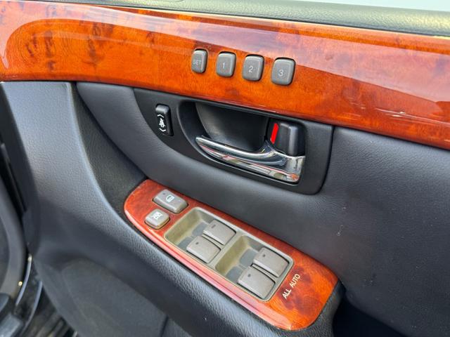 セルシオ Ｃ仕様　インテリアセレクション　本革　サンルーフ　エアロ　サスコン　１９インチアルミ　Ｂカメラ　ＥＴＣ（32枚目）