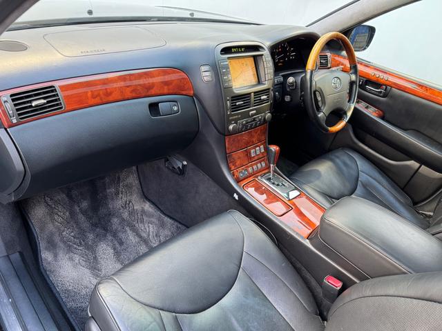 セルシオ Ｃ仕様　インテリアセレクション　本革　サンルーフ　エアロ　サスコン　１９インチアルミ　Ｂカメラ　ＥＴＣ（42枚目）