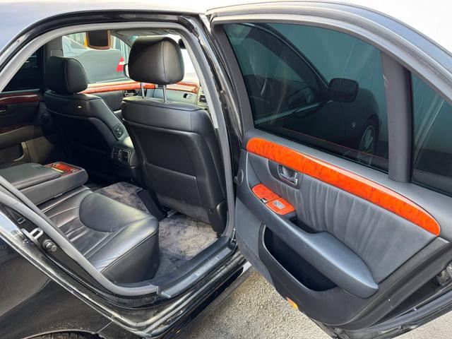 セルシオ Ｃ仕様　インテリアセレクション　本革　サンルーフ　エアロ　サスコン　１９インチアルミ　Ｂカメラ　ＥＴＣ（45枚目）