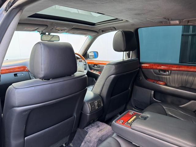 セルシオ Ｃ仕様　インテリアセレクション　本革　サンルーフ　エアロ　サスコン　１９インチアルミ　Ｂカメラ　ＥＴＣ（48枚目）