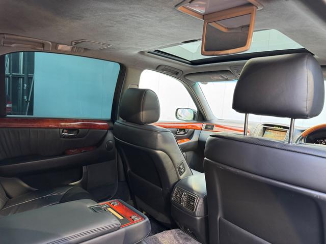 セルシオ Ｃ仕様　インテリアセレクション　本革　サンルーフ　エアロ　サスコン　１９インチアルミ　Ｂカメラ　ＥＴＣ（50枚目）