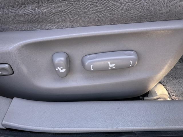 クラウン ロイヤルサルーン　社外２０インチＡＷ　ローダウン　パワーシート　純正マルチ　Ｂカメラ　ＥＴＣ（27枚目）