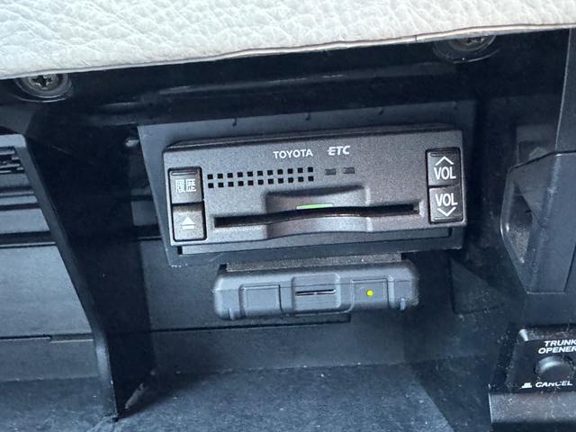 クラウン ロイヤルサルーン　社外２０インチＡＷ　ローダウン　パワーシート　純正マルチ　Ｂカメラ　ＥＴＣ（36枚目）