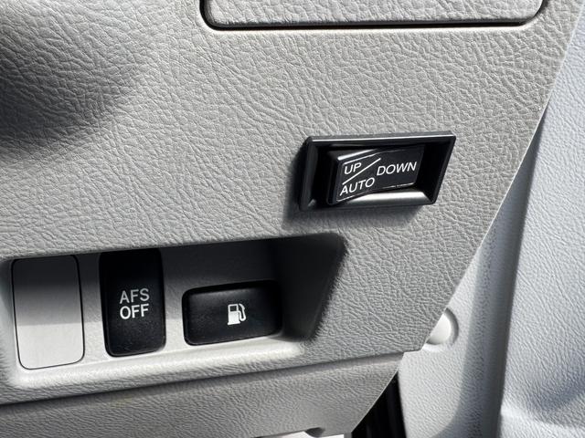 クラウン ロイヤルサルーン　社外２０インチＡＷ　ローダウン　パワーシート　純正マルチ　Ｂカメラ　ＥＴＣ（40枚目）