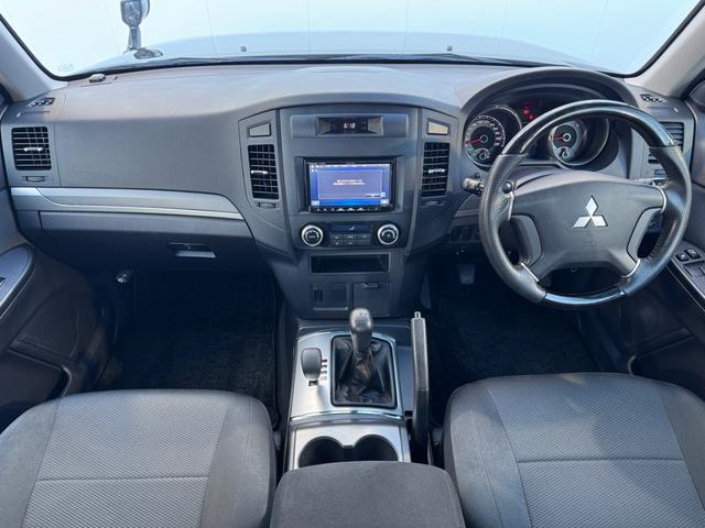 パジェロ ショート　ＶＲ－Ｉ　４ＷＤ　５速マニュアル　２０インチＡＷ　ヒッチメンバー　ＴＶ　Ｂカメラ　ＥＴＣ　ＨＩＤ（27枚目）