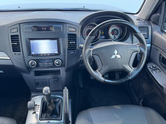 パジェロ ショート　ＶＲ－Ｉ　４ＷＤ　５速マニュアル　２０インチＡＷ　ヒッチメンバー　ＴＶ　Ｂカメラ　ＥＴＣ　ＨＩＤ（28枚目）