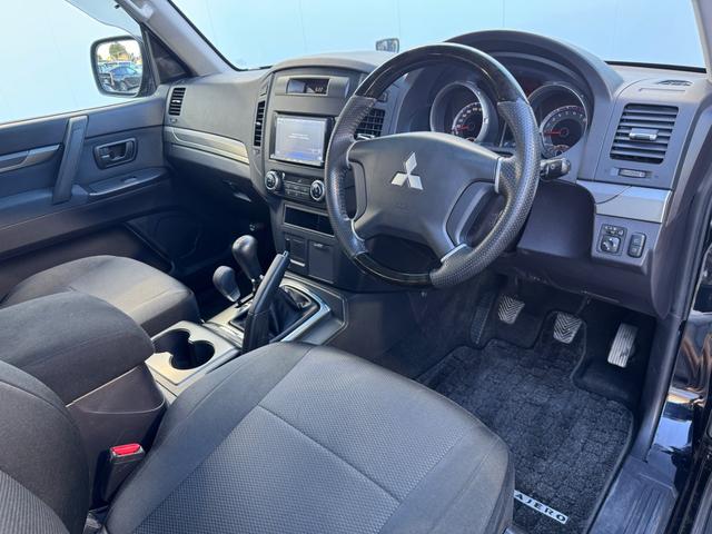 パジェロ ショート　ＶＲ－Ｉ　４ＷＤ　５速マニュアル　２０インチＡＷ　ヒッチメンバー　ＴＶ　Ｂカメラ　ＥＴＣ　ＨＩＤ（29枚目）