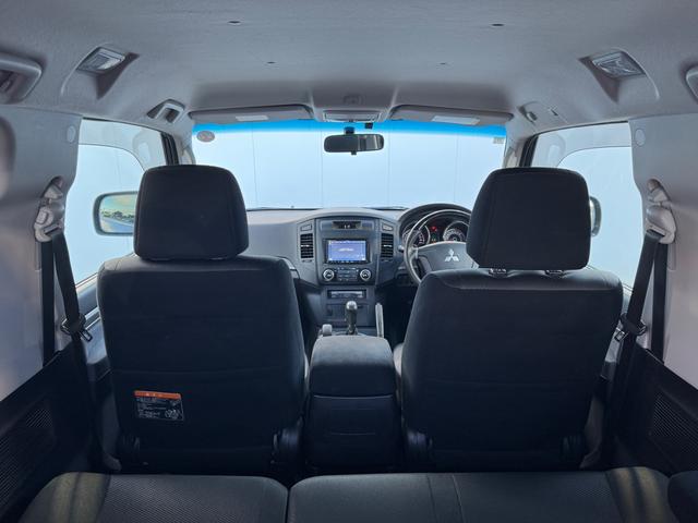 パジェロ ショート　ＶＲ－Ｉ　４ＷＤ　５速マニュアル　２０インチＡＷ　ヒッチメンバー　ＴＶ　Ｂカメラ　ＥＴＣ　ＨＩＤ（44枚目）