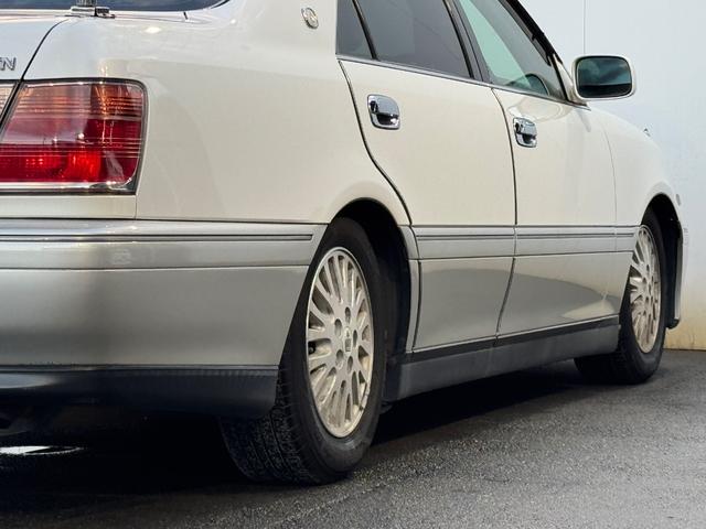 クラウン ロイヤルサルーンＧ　本革　車高調　パワーシート　ＥＴＣ　キーレス　純正マルチ（18枚目）