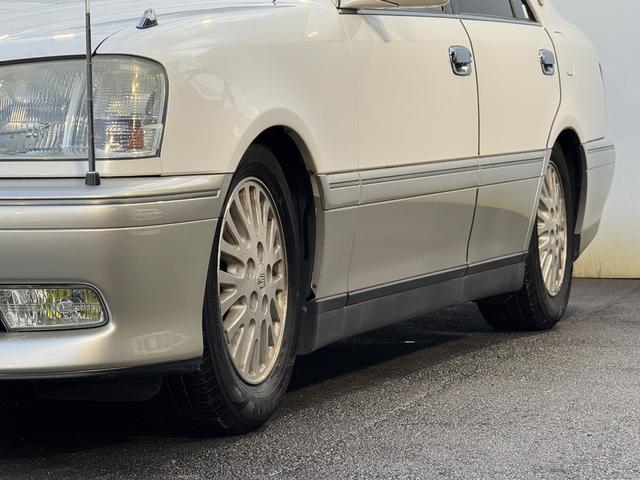 クラウン ロイヤルサルーンＧ　本革　車高調　パワーシート　ＥＴＣ　キーレス　純正マルチ（19枚目）