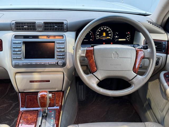 クラウン ロイヤルサルーンＧ　本革　車高調　パワーシート　ＥＴＣ　キーレス　純正マルチ（30枚目）