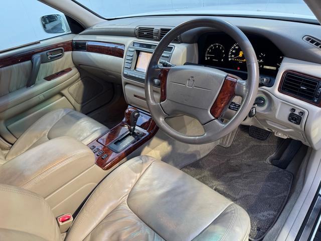 クラウン ロイヤルサルーンＧ　本革　車高調　パワーシート　ＥＴＣ　キーレス　純正マルチ（31枚目）