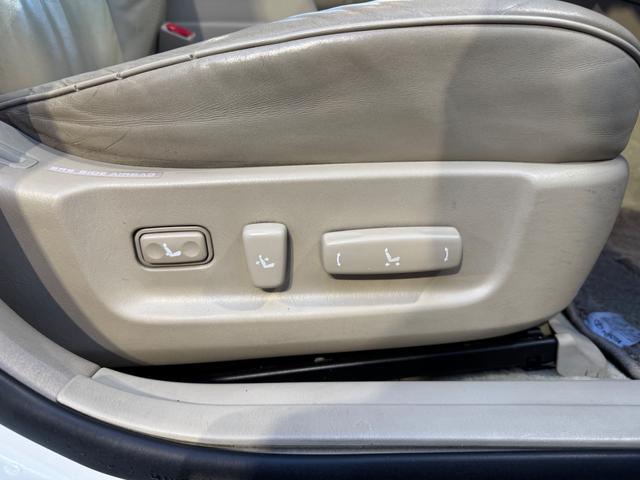 クラウン ロイヤルサルーンＧ　本革　車高調　パワーシート　ＥＴＣ　キーレス　純正マルチ（33枚目）