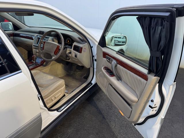 クラウン ロイヤルサルーンＧ　本革　車高調　パワーシート　ＥＴＣ　キーレス　純正マルチ（35枚目）