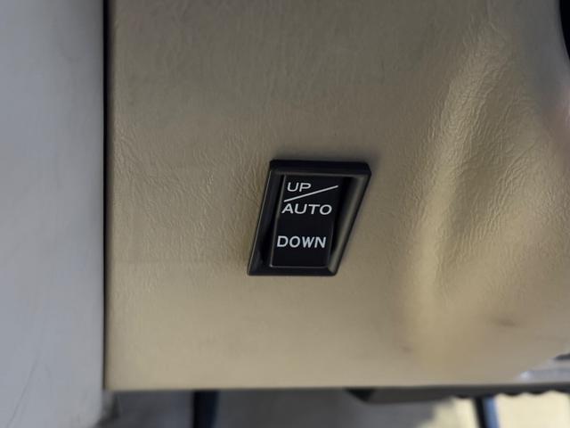 クラウン ロイヤルサルーンＧ　本革　車高調　パワーシート　ＥＴＣ　キーレス　純正マルチ（43枚目）