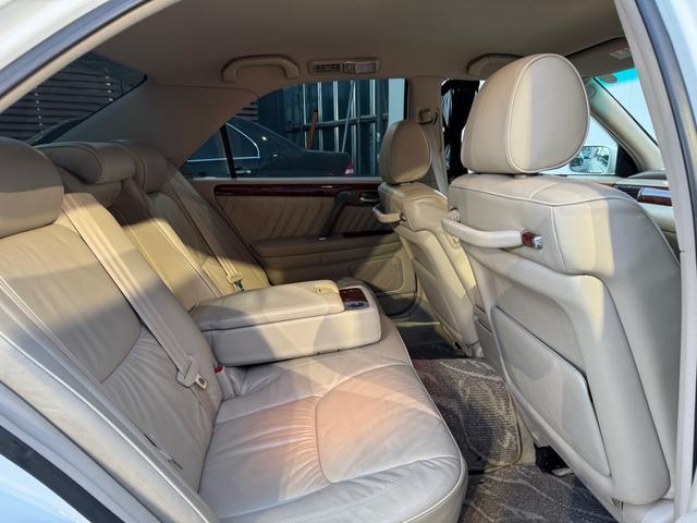 クラウン ロイヤルサルーンＧ　本革　車高調　パワーシート　ＥＴＣ　キーレス　純正マルチ（49枚目）
