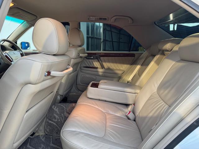 クラウン ロイヤルサルーンＧ　本革　車高調　パワーシート　ＥＴＣ　キーレス　純正マルチ（51枚目）