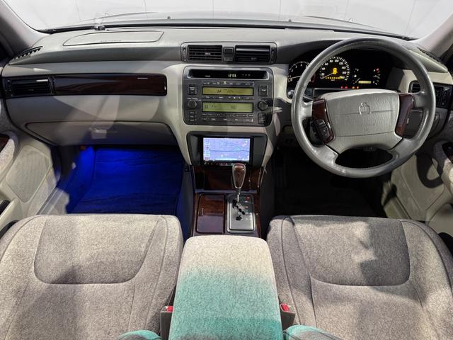 クラウンマジェスタ ３．０Ａタイプ　車高調　社外１８インチＡＷ　ＴＶ　Ｂｌｕｅｔｏｏｔｈ　パワーシート　キーレス（2枚目）