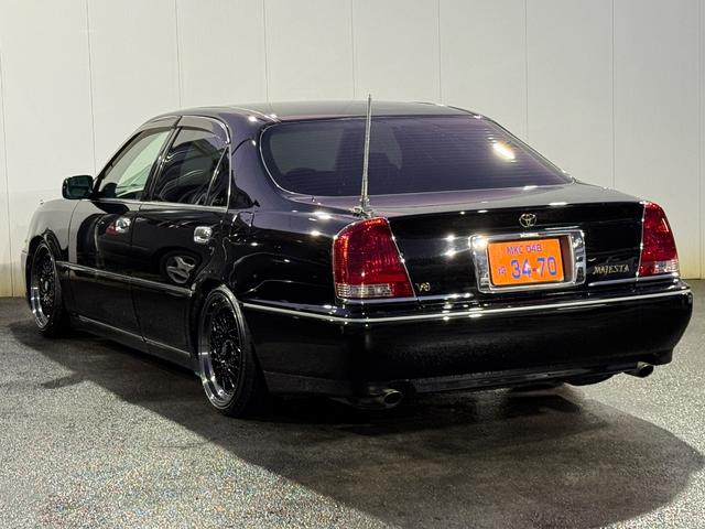 クラウンマジェスタ ３．０Ａタイプ　車高調　社外１８インチＡＷ　ＴＶ　Ｂｌｕｅｔｏｏｔｈ　パワーシート　キーレス（12枚目）