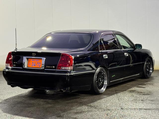 クラウンマジェスタ ３．０Ａタイプ　車高調　社外１８インチＡＷ　ＴＶ　Ｂｌｕｅｔｏｏｔｈ　パワーシート　キーレス（16枚目）