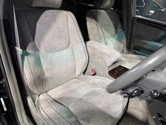 クラウンマジェスタ ３．０Ａタイプ　車高調　社外１８インチＡＷ　ＴＶ　Ｂｌｕｅｔｏｏｔｈ　パワーシート　キーレス（28枚目）