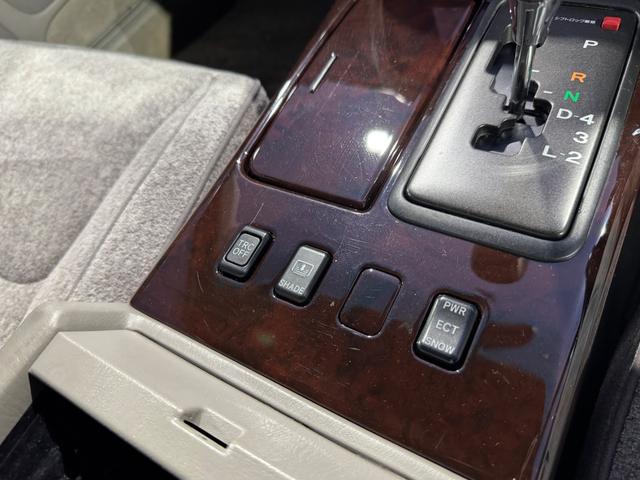クラウンマジェスタ ３．０Ａタイプ　車高調　社外１８インチＡＷ　ＴＶ　Ｂｌｕｅｔｏｏｔｈ　パワーシート　キーレス（35枚目）