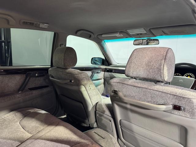 クラウンマジェスタ ３．０Ａタイプ　車高調　社外１８インチＡＷ　ＴＶ　Ｂｌｕｅｔｏｏｔｈ　パワーシート　キーレス（45枚目）
