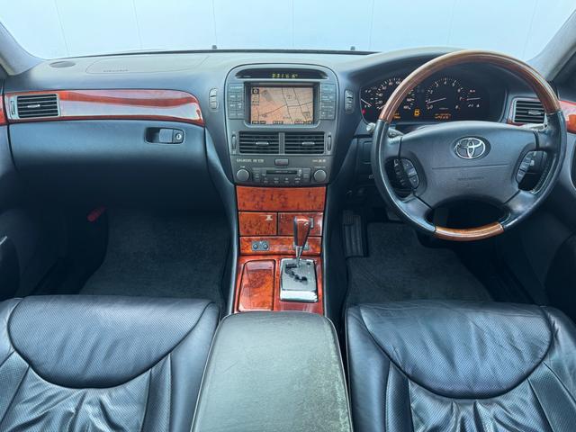 セルシオ ｅＲ仕様　タイベル交換済み　社外２０ＡＷ　エアロ　本革　サンルーフ　Ｂカメラ　ＥＴＣ（3枚目）