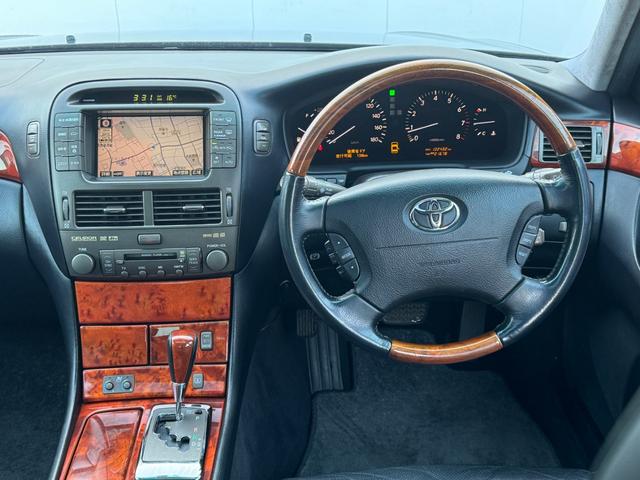 セルシオ ｅＲ仕様　タイベル交換済み　社外２０ＡＷ　エアロ　本革　サンルーフ　Ｂカメラ　ＥＴＣ（29枚目）