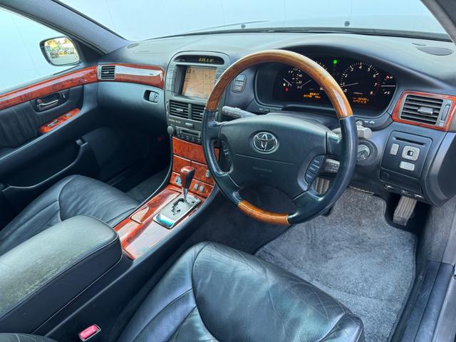 セルシオ ｅＲ仕様　タイベル交換済み　社外２０ＡＷ　エアロ　本革　サンルーフ　Ｂカメラ　ＥＴＣ（30枚目）