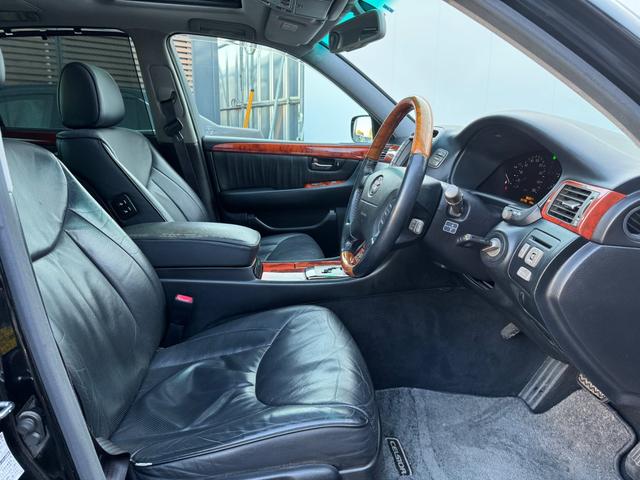 セルシオ ｅＲ仕様　タイベル交換済み　社外２０ＡＷ　エアロ　本革　サンルーフ　Ｂカメラ　ＥＴＣ（31枚目）