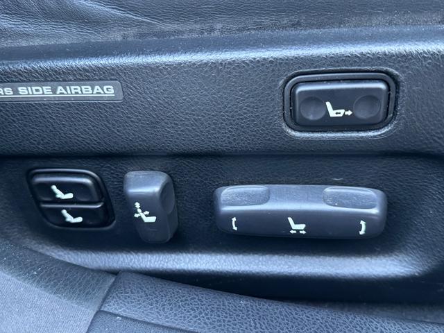 セルシオ ｅＲ仕様　タイベル交換済み　社外２０ＡＷ　エアロ　本革　サンルーフ　Ｂカメラ　ＥＴＣ（32枚目）