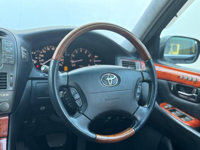 セルシオ ｅＲ仕様　タイベル交換済み　社外２０ＡＷ　エアロ　本革　サンルーフ　Ｂカメラ　ＥＴＣ（35枚目）