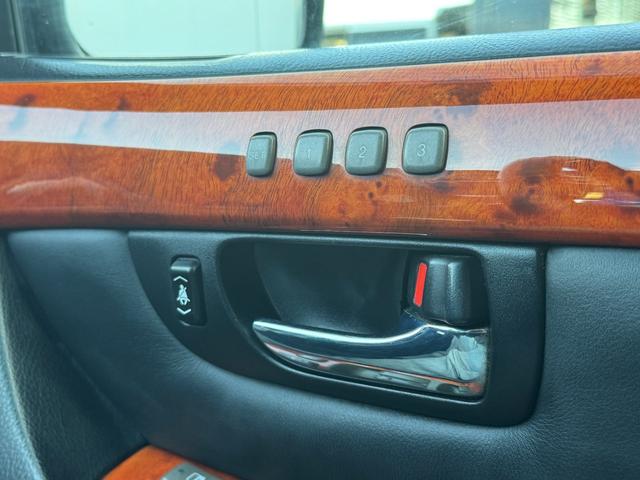 セルシオ ｅＲ仕様　タイベル交換済み　社外２０ＡＷ　エアロ　本革　サンルーフ　Ｂカメラ　ＥＴＣ（41枚目）