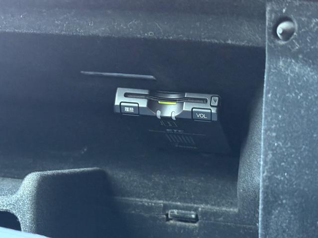 セルシオ ｅＲ仕様　タイベル交換済み　社外２０ＡＷ　エアロ　本革　サンルーフ　Ｂカメラ　ＥＴＣ（42枚目）