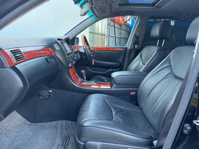 セルシオ ｅＲ仕様　タイベル交換済み　社外２０ＡＷ　エアロ　本革　サンルーフ　Ｂカメラ　ＥＴＣ（46枚目）