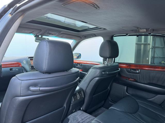 セルシオ ｅＲ仕様　タイベル交換済み　社外２０ＡＷ　エアロ　本革　サンルーフ　Ｂカメラ　ＥＴＣ（52枚目）